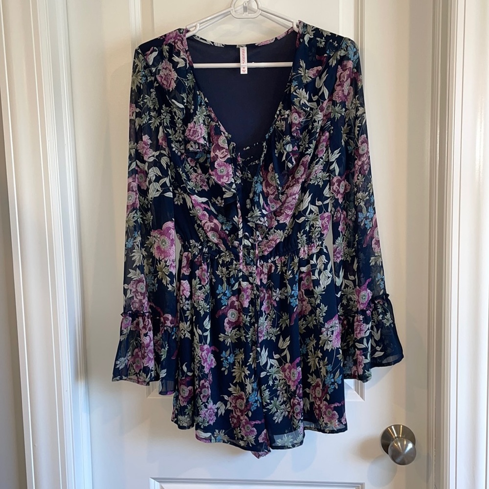 Xhilaration short romper size medium navy